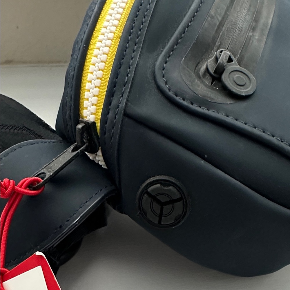 Hunter Brand Dark Blue Belt Bag with Yellow Accent - Picture 5 of 10